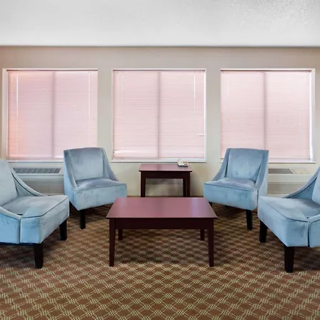 Super 8 By Wyndham Rochelle
