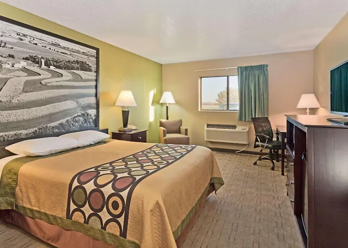 Hotel Super 8 By Wyndham 2*