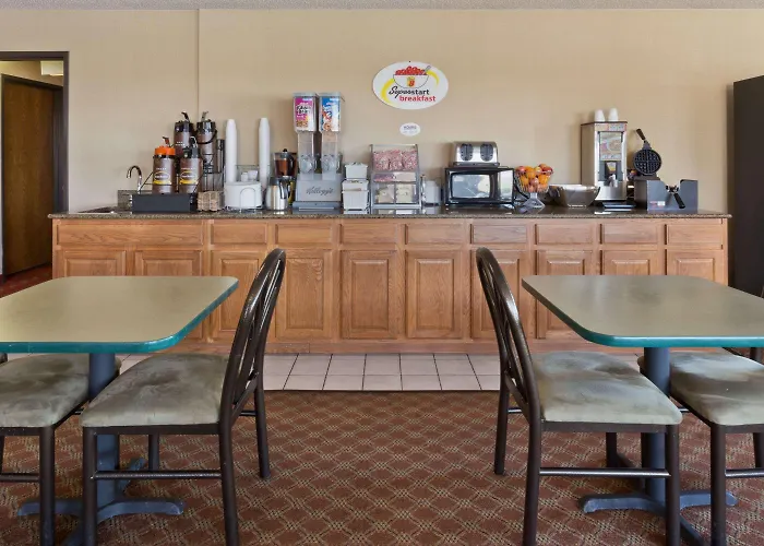 Super 8 By Wyndham Hotel