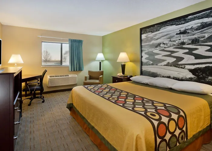 Super 8 By Wyndham Hotel