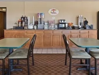 Super 8 By Wyndham Hotel Rochelle