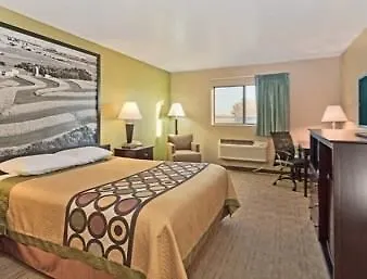 Super 8 By Wyndham Hotel 2*