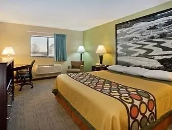 Super 8 By Wyndham Hotel